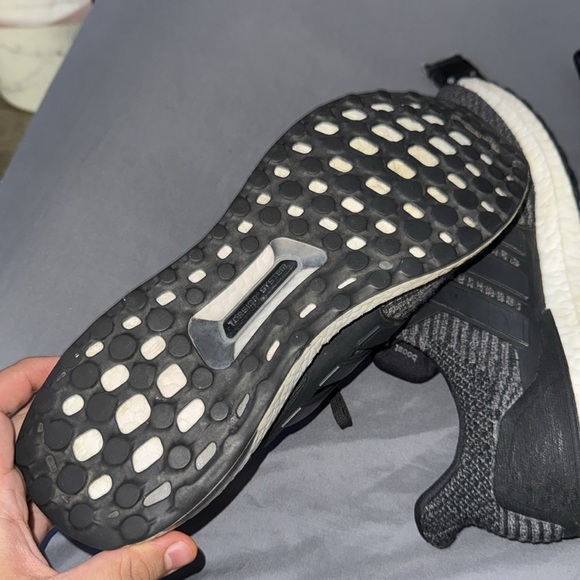 Adidas ultra boost size 11 - Picture 5 of 6